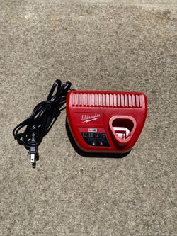Milwaukee M12 Charger