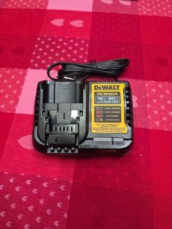 New Dewalt 20v 4ah Charger