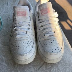 Onitsuka .tiger . Tennis Shoes Sz 6.5 