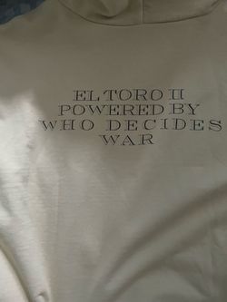 EST gee x who decides war xl sweater