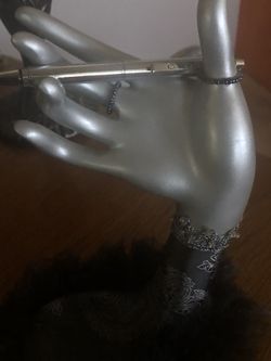 Hand Pen Holder