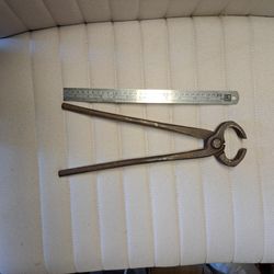 Old Tool. Cooper's Tool?