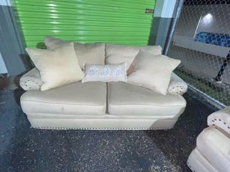 Couch set