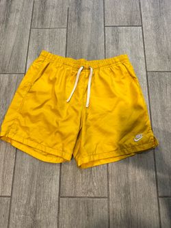 Nike woven shorts large