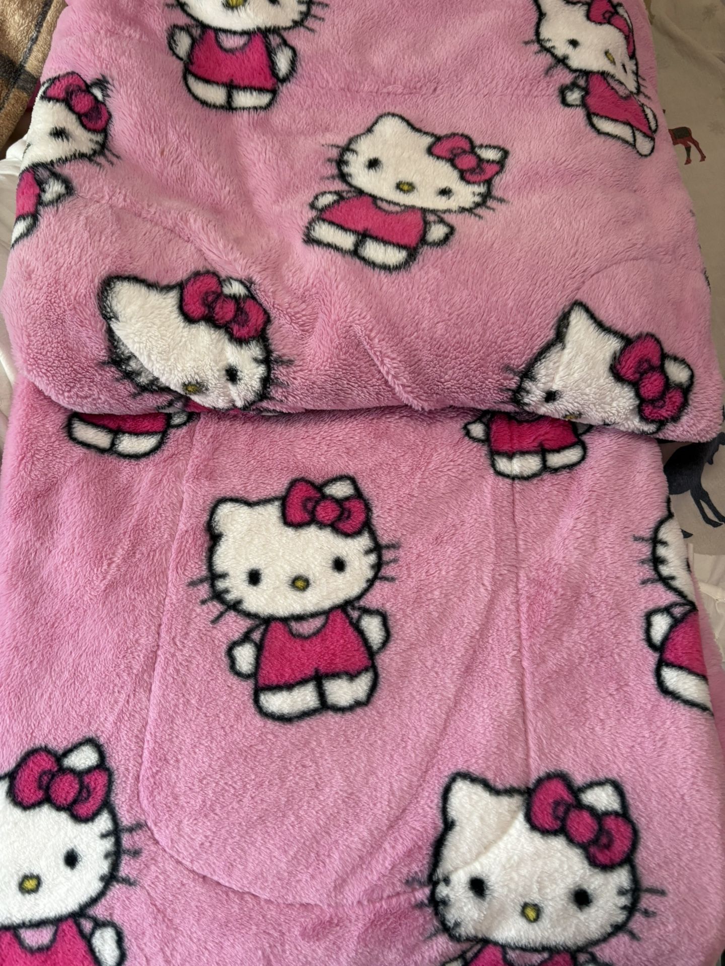 Hello Kitty Comforter