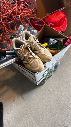 New Balance Size 9 Baseball Cleats