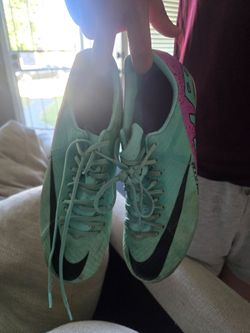 Nike soccer cleats, size 8.5 women/7 men