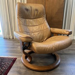 Ekornes Stressless Adjustable Camel Leather Recliner Made in Norway no ottoman 