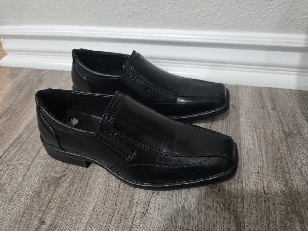 Boy's Black Dress Shoes Size 8 US