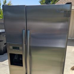 Whirlpool Fridge ED2KHAXVS03 - 33"