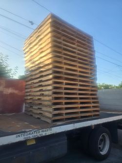 74X74 4WAYS  Pallets