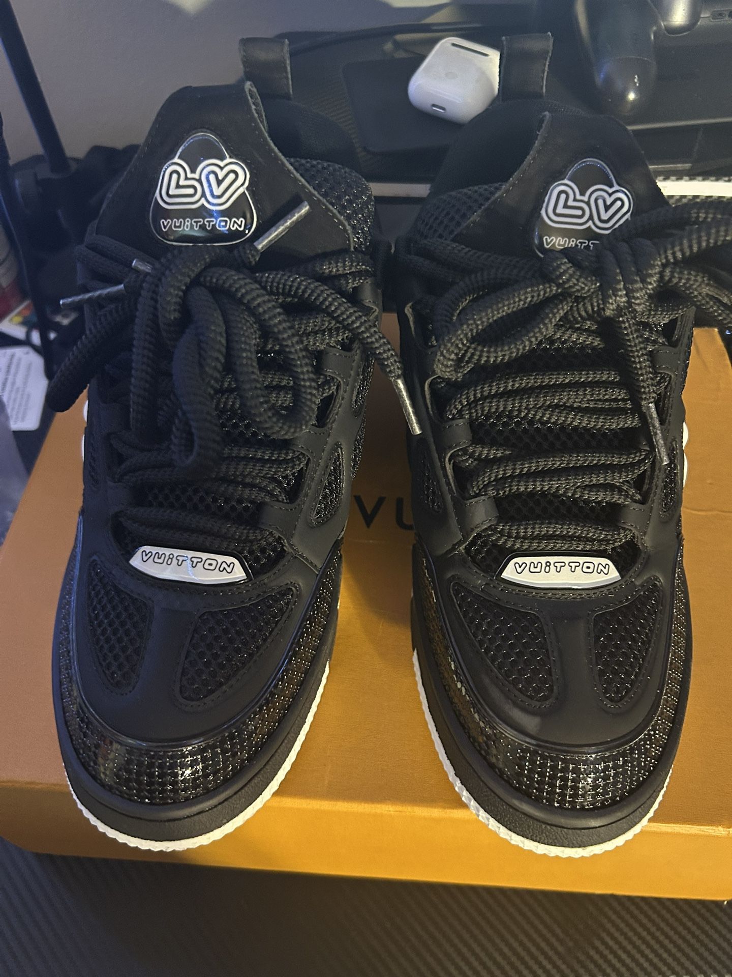 Lv Skates Black