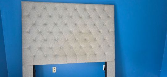 Queen Size bedframe