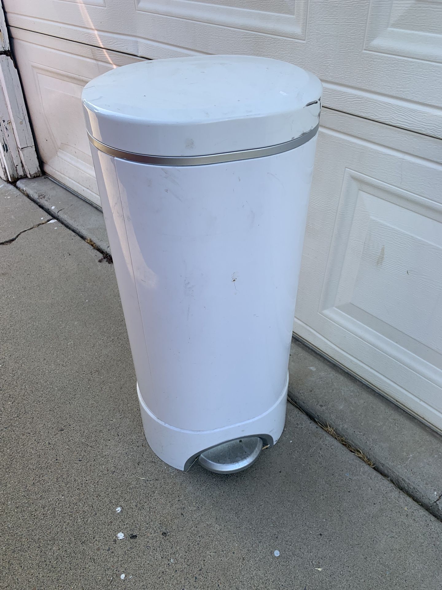 Munchkin Step Diaper Pail