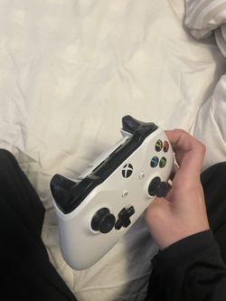 Xbox One Controller And Ps4 Controller The Ps4 Controller Is $10 In The Xbox Controller Is $10 As Well.