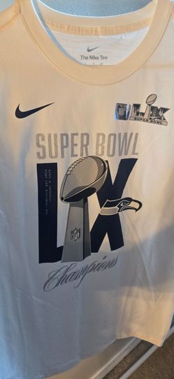 Small women's Seahawks Superbowl Tshirt