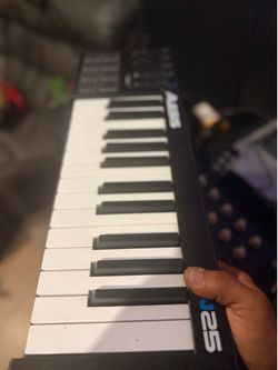 Alesis Q25 MIDI Keyboard Controller