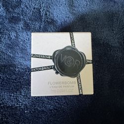 Mini flower bomb perfume