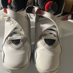 Jordan’s size 5.5 Y