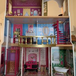 Doll House 