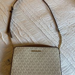 Michael Kors Signature Jet Set East West Crossbody