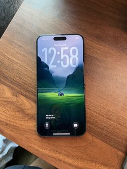 Unlocked iPhone 15 Pro Max 256GB + 3 Cases