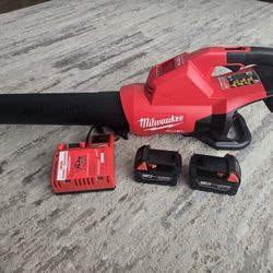 M18 FUEL Dual Battery 145 MPH 600 CFM 18V Lithium-Ion Brushless Cordless Handheld BlowerM18 FUEL Dual Battery 145 MPH 600 CFM 18V Lithium-Ion Brushles