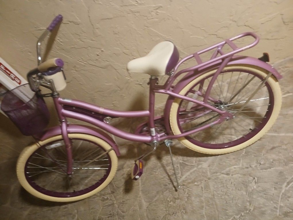 Huffy Nel Lusso Cruiser Bike