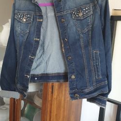 Jean jacket Size XL, But It Looks Like Size M