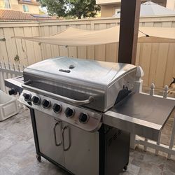 Charbroil grill