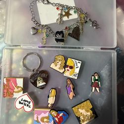 Croc Charms And Bracelet 