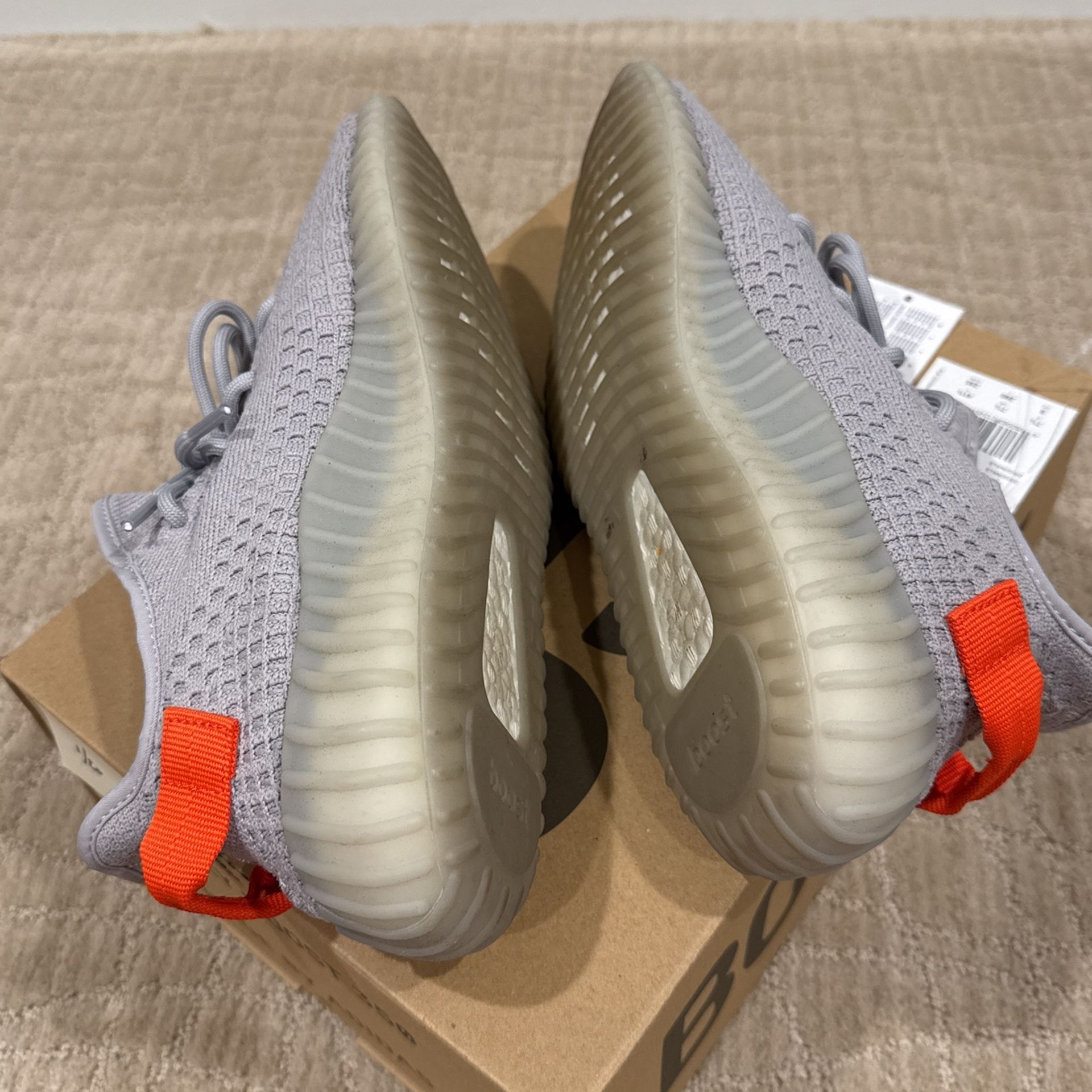Yeezy Boost 350 V2 FX9017 Mens