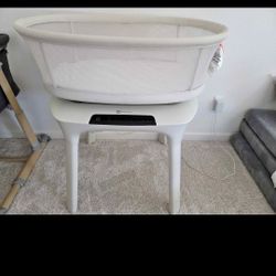 4 Moms Bassinet