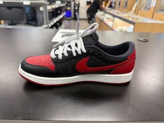 Nike Air Jordan 1 Low Bred Sneaker size 9.5