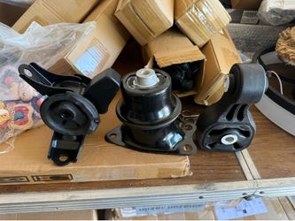 Honda engine mount