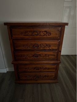 Antique solid wood 5 drawer dresser