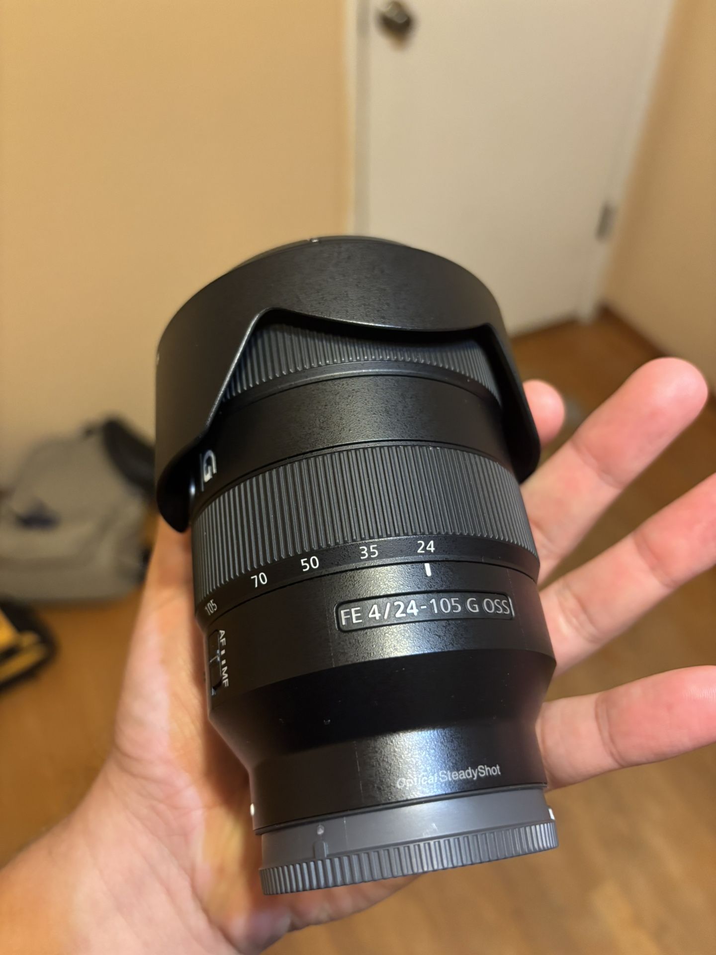Sony G Lens F/4 24-105 mm
