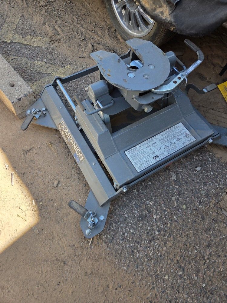 B & W 5TH-WHEEL RECIEVER