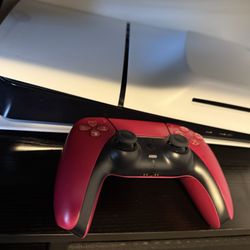 NEW !! Ps5 and controller included 