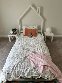 Twin mattress and bed frame kids