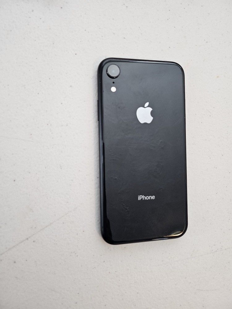 Apple IPhone XR 64 GB UNLOCKED COLOR BLACK WORK VERY WELL PERFECT CONDITION