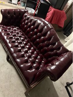 Burgundy Chesterfield-Style Tufted Loveseat / Settee
