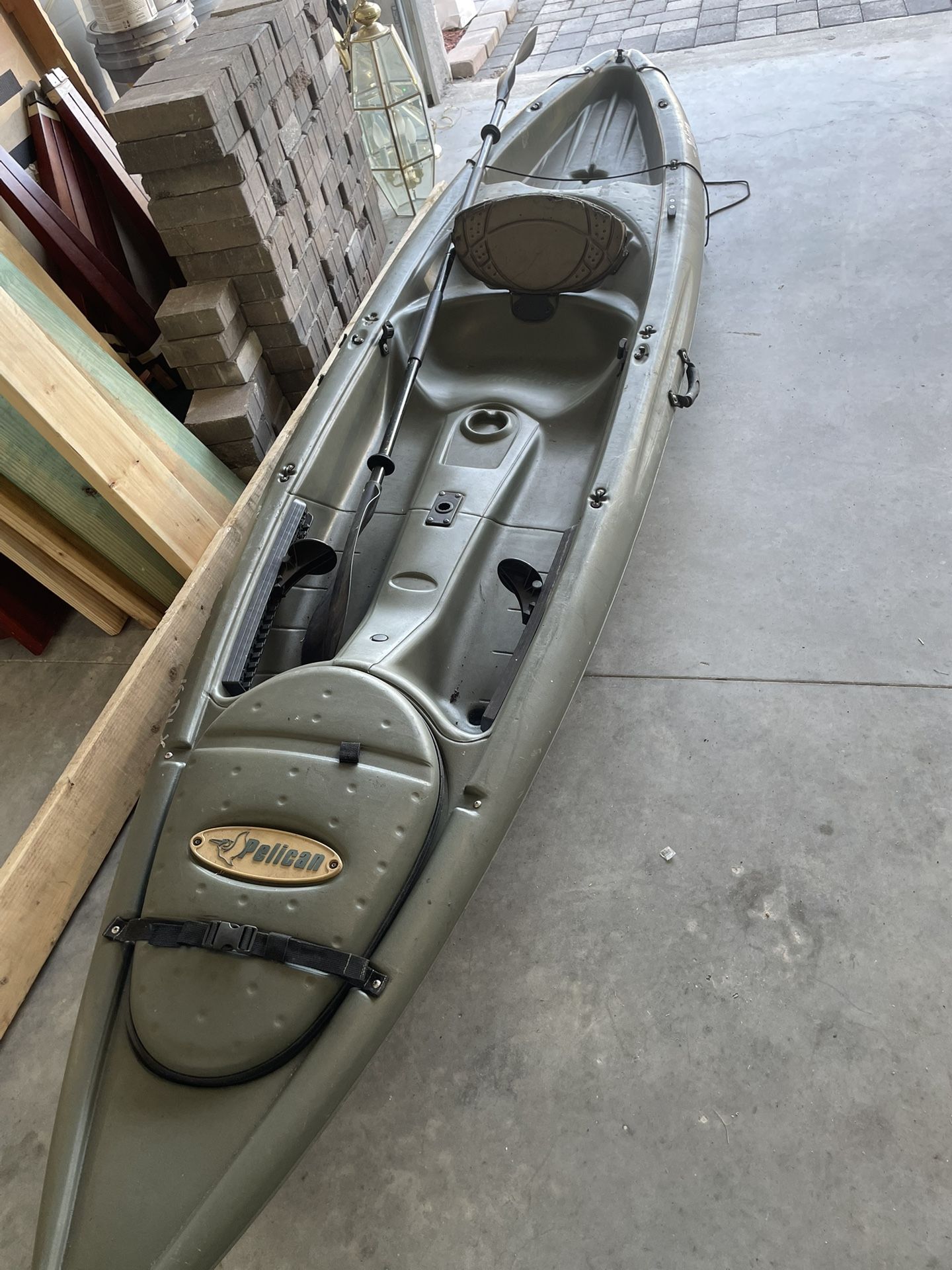 Fishing Kayak W/paddle 