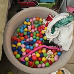 Foam Pit With balls