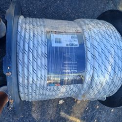 ROPE SIZE 1/2, 850 FT. $700, or Best Offer.