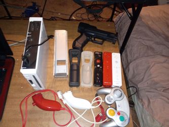 Nintendo Wii 60 games installed all the controllers including it GameCube remote