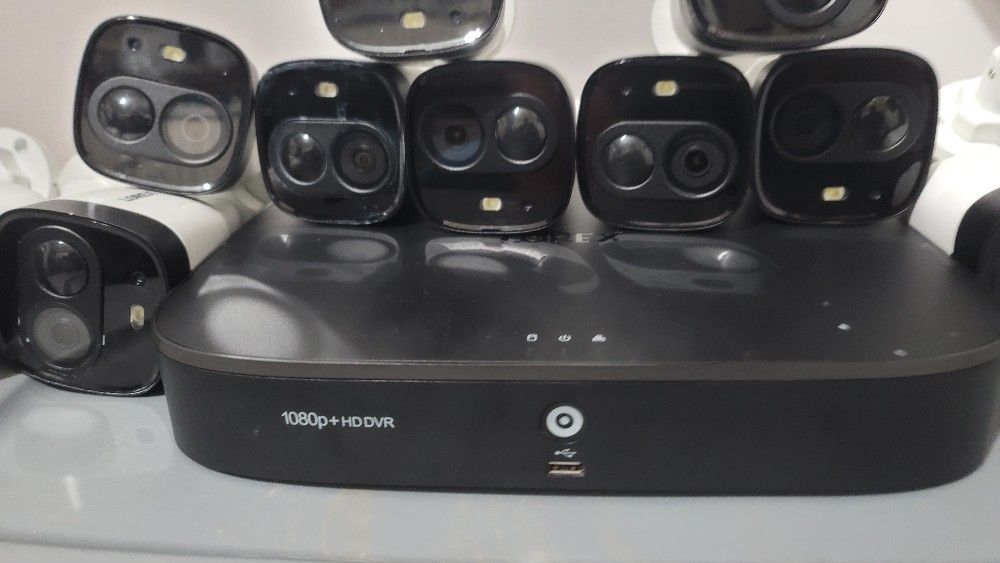Lorex HDDVR Recorder With Camaras