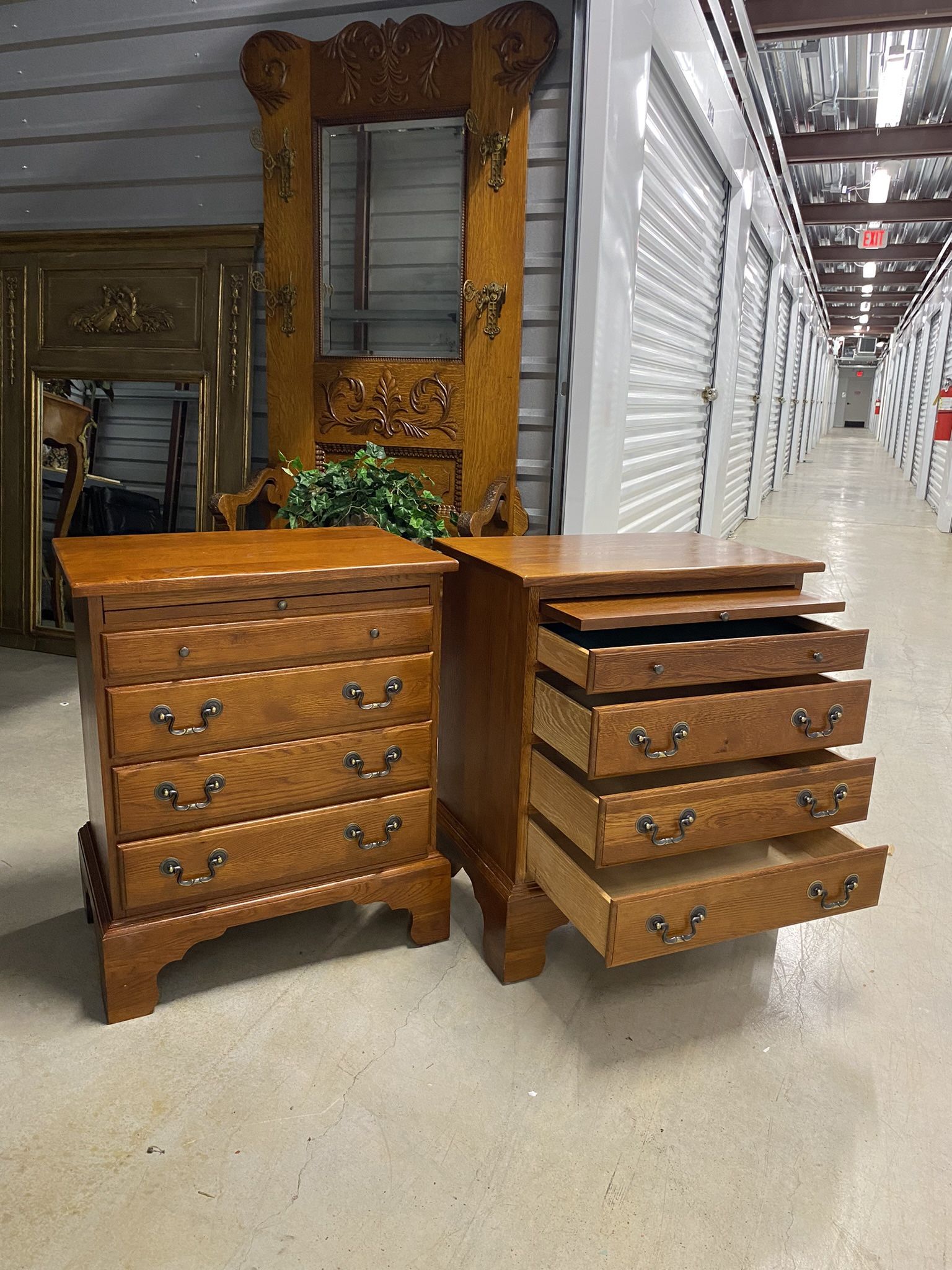 Pair of Vintage 4 Drawers Keller Furniture Chest / Nightstands