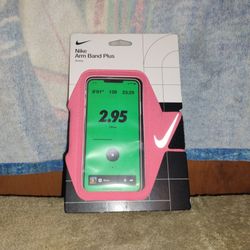New Woman's Nike armband phone holder