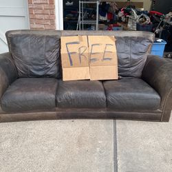 Free  Sofa